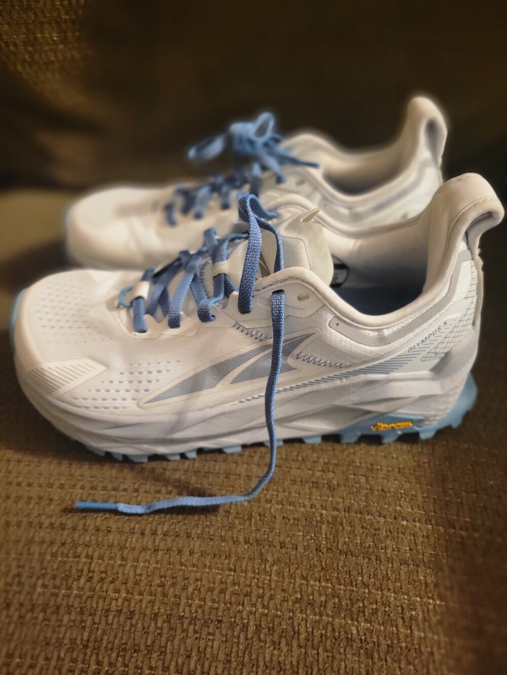 Altra Women's Trail Shoes in White & Light Blue with Vibram - Picture 2 of 4